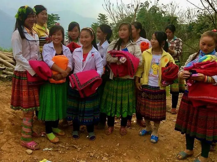 Young Hmong girls