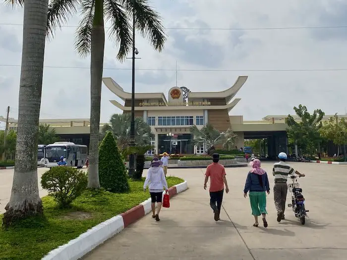 Vietnam-Cambodia, Mộc Bài-Bavet Border Crossing