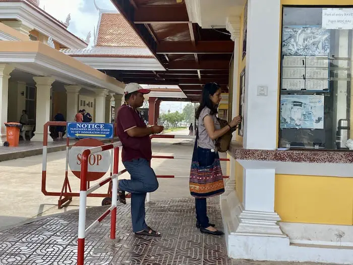 Bavet Cambodian Visa counter