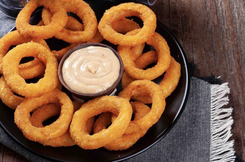 Onion Rings With Ketchup And Mayonnaise