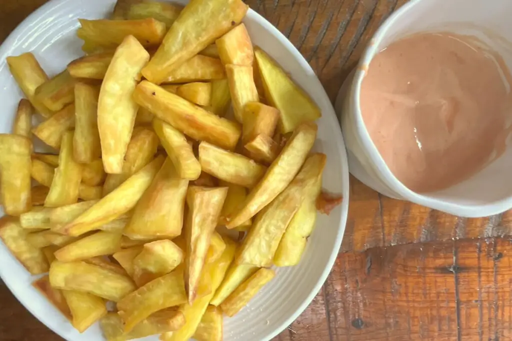 Sweet Potato Chips With Ketchup And Mayonnaise